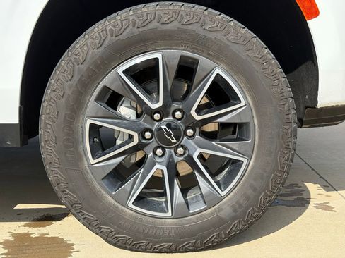 Certified 2024 Chevrolet Tahoe Z71 w/ Luxury Package image 10