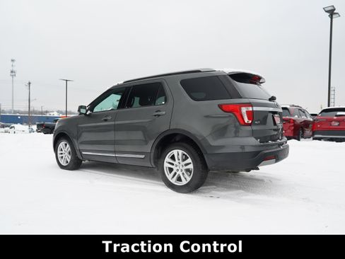 Used 2019 Ford Explorer XLT image 18
