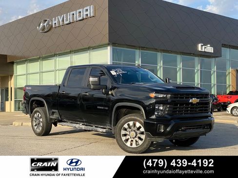Used 2024 Chevrolet Silverado 2500 Custom w/ Custom Value Package image 1