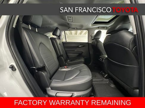 Certified 2025 Toyota Highlander XLE image 18