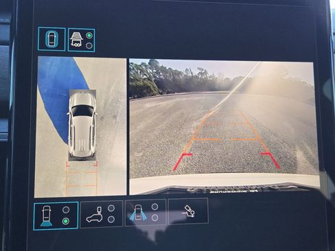 New 2026 GMC Acadia Denali Ultimate w/ LPO, Floor Liner Package image 17