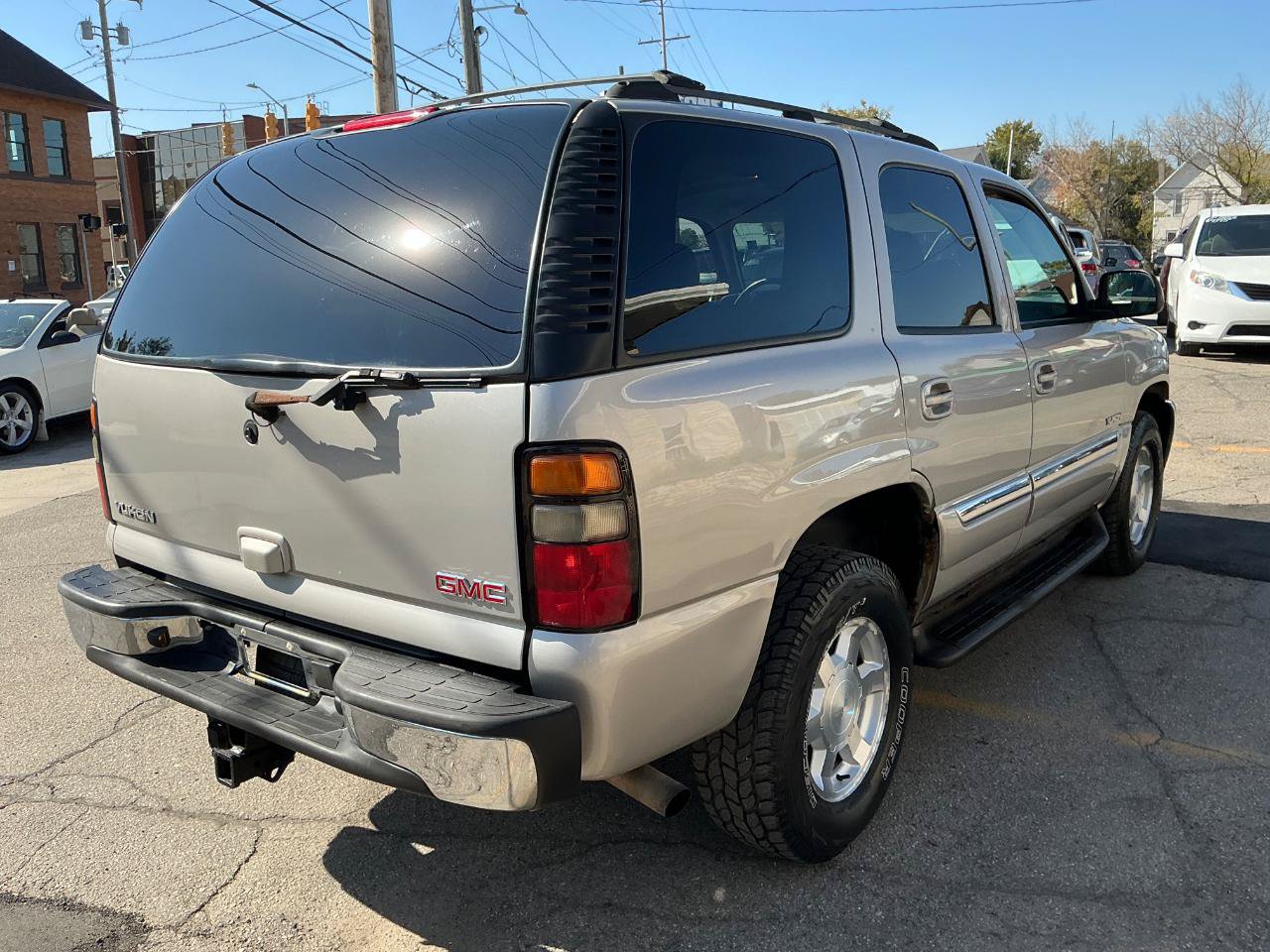 Used 2004 GMC Yukon SLT w/ 1SD Preferred Equipment Group AWD/4WD image 4