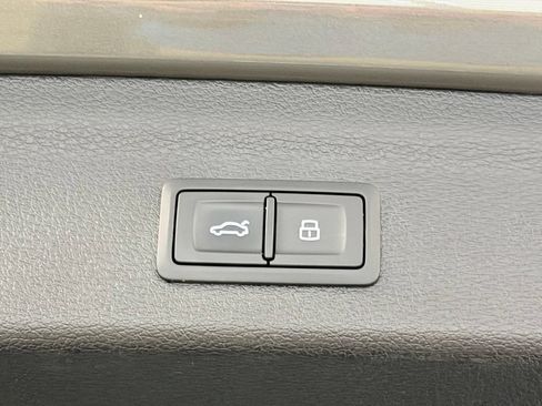 Used 2021 Audi Q3 2.0T Premium w/ Convenience Package AWD/4WD image 32