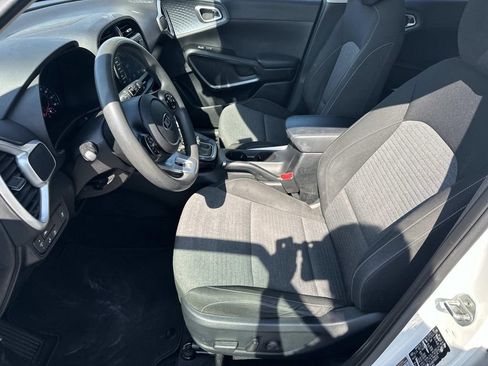 Used 2021 Kia Soul S FWD image 19