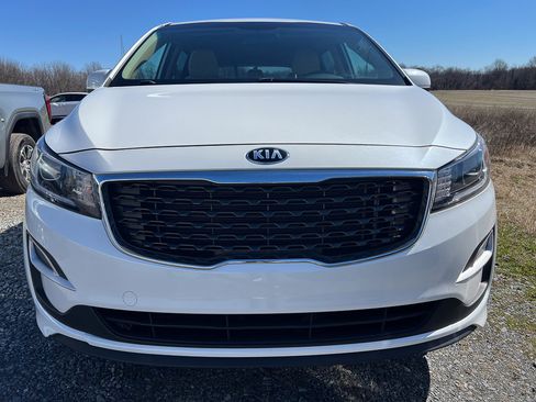 Used 2020 Kia Sedona LX image 9