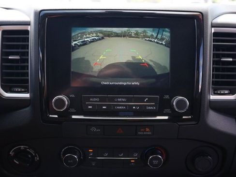 Used 2023 Nissan Frontier SV image 28