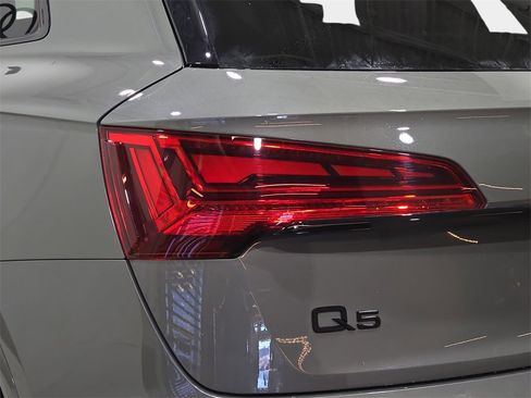 Used 2023 Audi Q5 2.0T Prestige w/ Prestige Package image 33