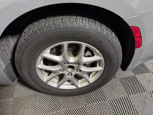 Used 2025 Chrysler Pacifica Select FWD image 48