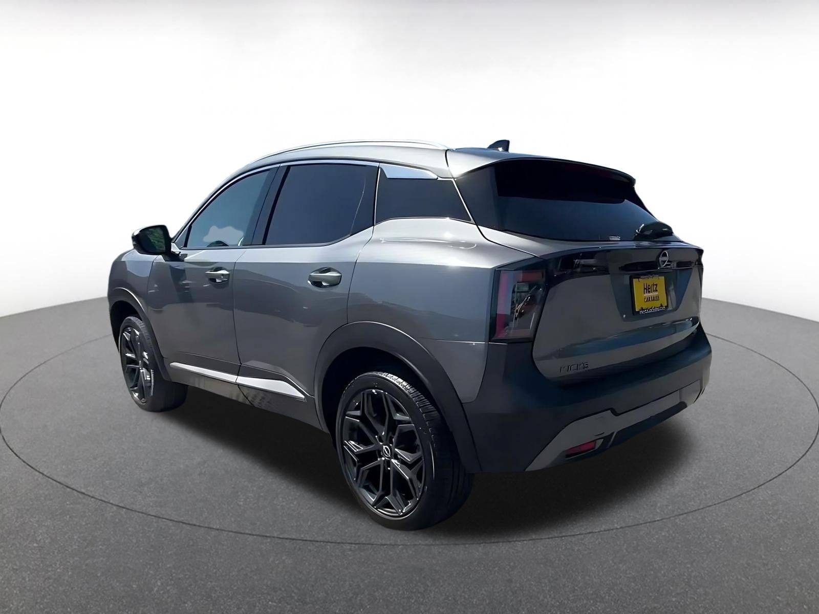 Used 2026 Nissan Kicks SR FWD image 9