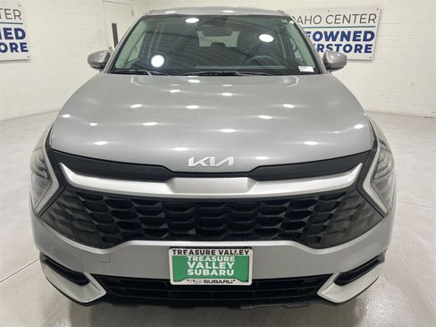 Used 2024 Kia Sportage LX image 3