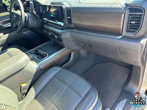 Used 2025 Chevrolet Silverado 3500 High Country AWD/4WD image 16