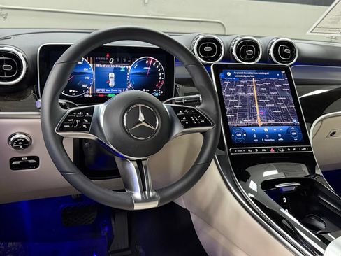 Used 2025 Mercedes-Benz GLC 350e 4MATIC image 37