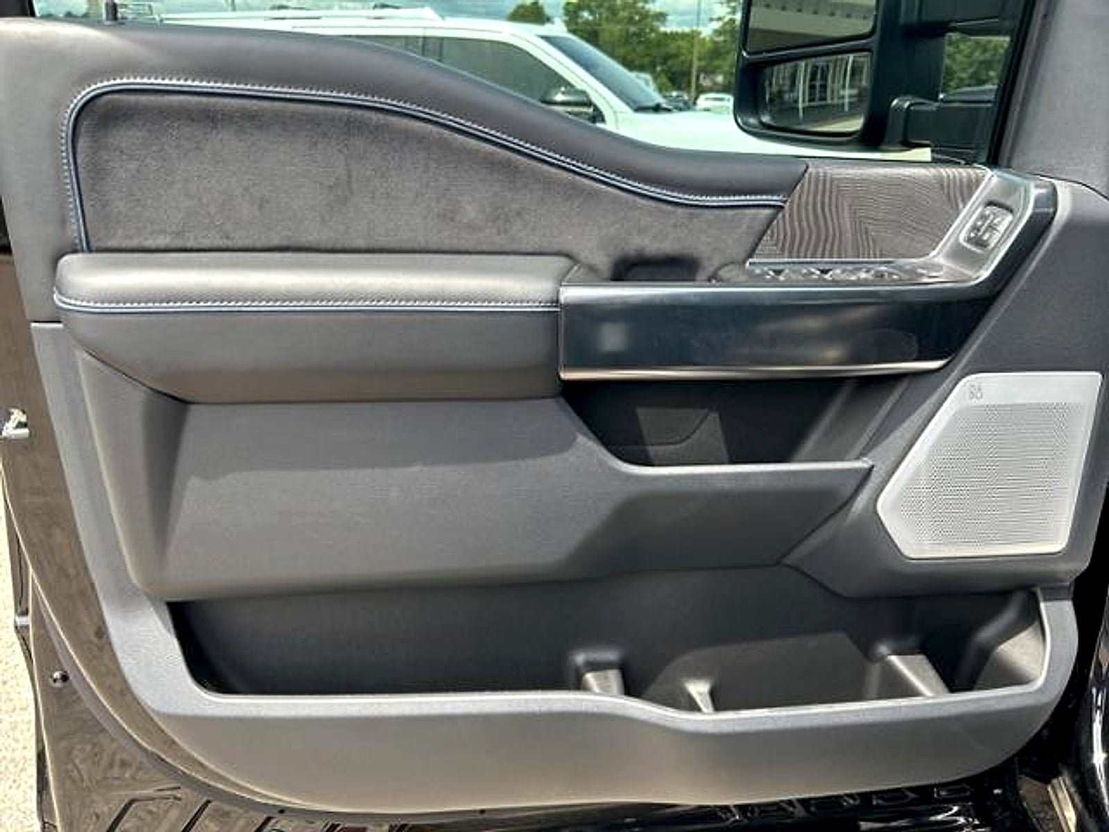 New 2025 Ford F250 Platinum AWD/4WD image 16