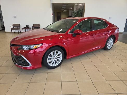 Certified 2023 Toyota Camry LE image 3