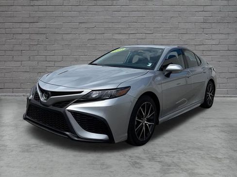 Used 2023 Toyota Camry SE FWD image 3