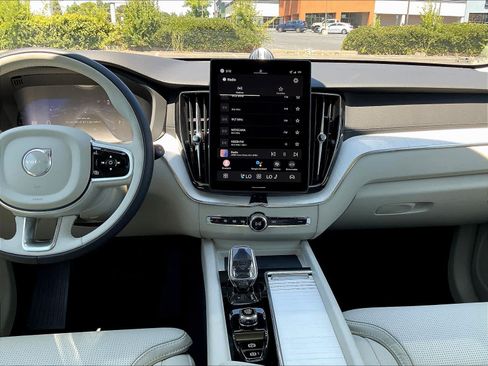 New 2026 Volvo XC60 B5 Ultra w/ Climate Package PRO AWD/4WD image 8