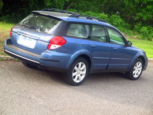 Used 2008 Subaru Outback 2.5i Limited L.L. Bean AWD/4WD image 27