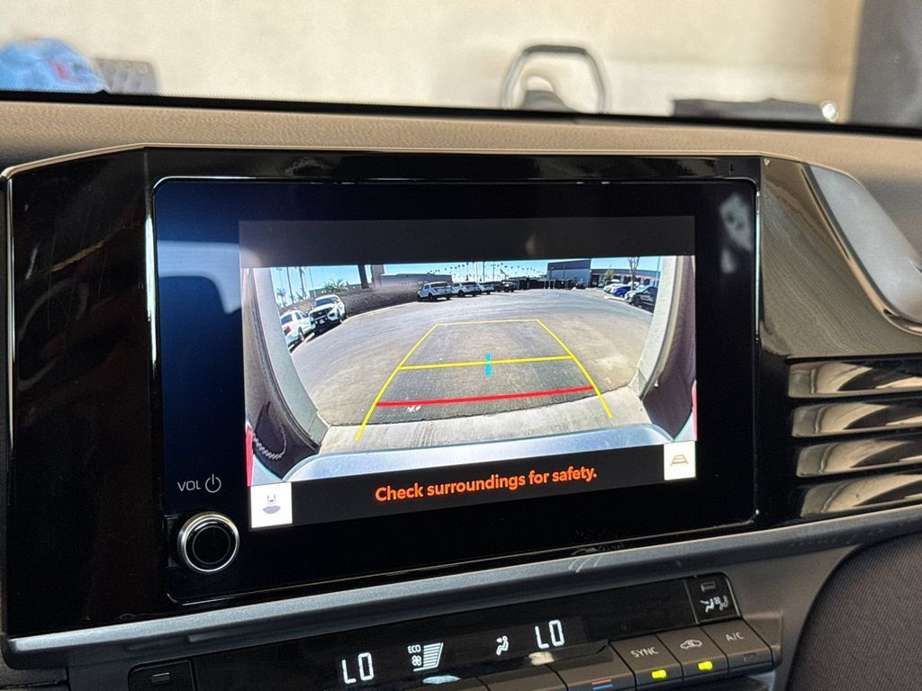 Used 2025 Toyota Camry LE FWD image 17