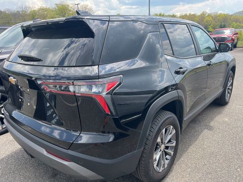 Used 2025 Chevrolet Equinox LT AWD/4WD image 4