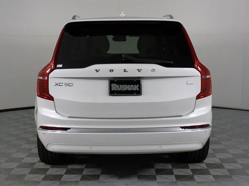 Certified 2024 Volvo XC90 T8 Ultimate w/ Protection Package Premier image 5