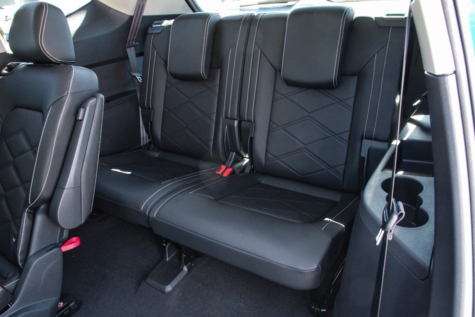 Certified 2026 Volkswagen Atlas SE FWD image 30