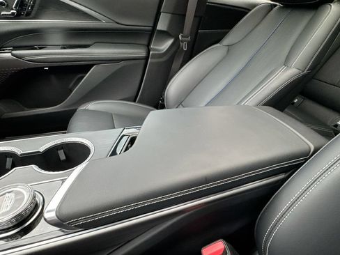 Used 2025 Cadillac Lyriq Luxury RWD image 24