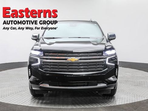 Used 2024 Chevrolet Suburban Premier RWD image 2