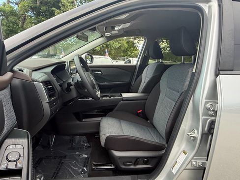 Certified 2023 Nissan Rogue SV FWD image 9