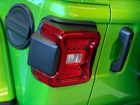 New 2025 Jeep Wrangler Unlimited Rubicon 392 image 14