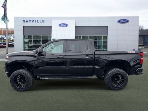 Used 2021 Chevrolet Silverado 1500 LT Trail Boss w/ Convenience Package II image 2