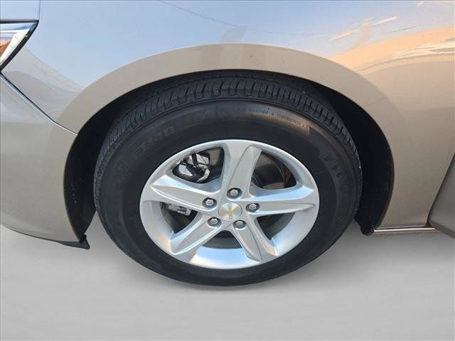 Used 2025 Chevrolet Malibu LS FWD image 23