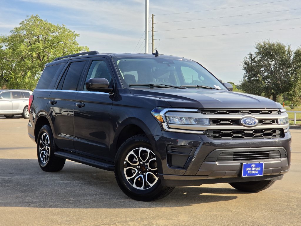 Used 2024 Ford Expedition XLT RWD image 2