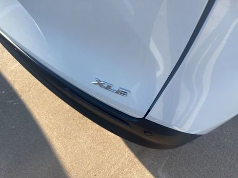 Used 2026 Toyota Sienna XLE image 4