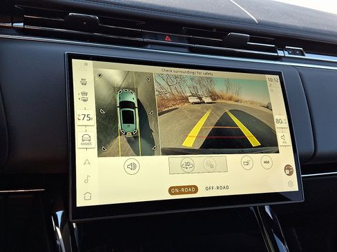 Used 2024 Land Rover Range Rover Sport SE image 17