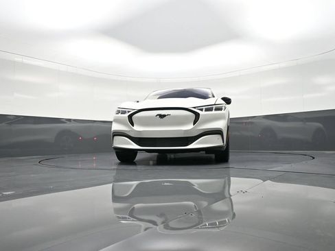 Used 2023 Ford Mustang Mach-E Premium image 36