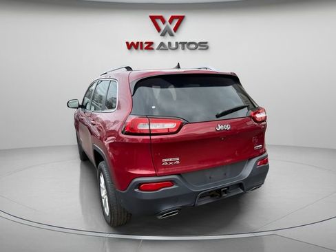 Used 2017 Jeep Cherokee Latitude w/ True North Edition image 9