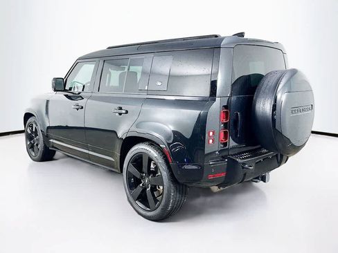 Used 2024 Land Rover Defender 110 X-Dynamic SE AWD/4WD image 4