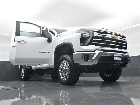 Used 2024 Chevrolet Silverado 2500 LTZ w/ LTZ Plus Package image 70