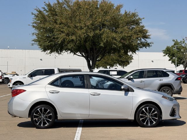 Used 2017 Toyota Corolla SE FWD image 3