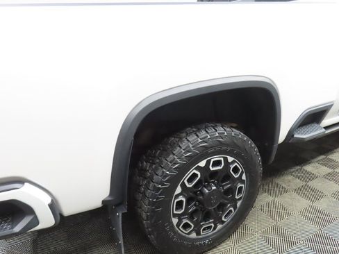 Used 2024 Chevrolet Silverado 3500 High Country w/ High Country Premium Package AWD/4WD image 36