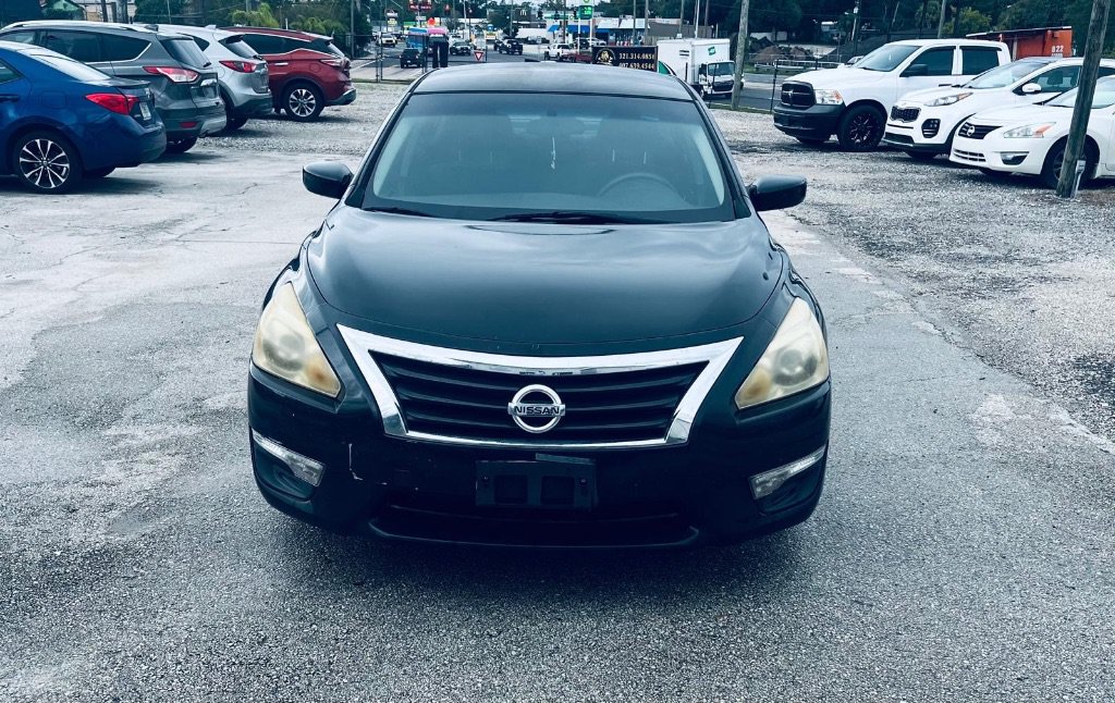 Used 2014 Nissan Altima 2.5 S w/ Display Audio Package FWD image 2