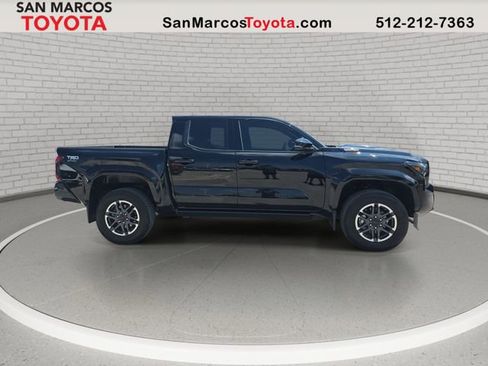 Used 2025 Toyota Tacoma TRD Sport w/ TRD Sport Upgrade Package AWD/4WD image 5