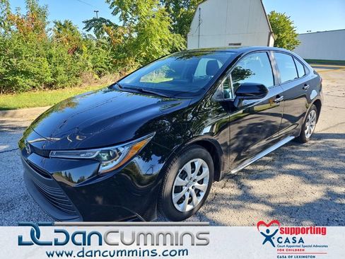 Used 2025 Toyota Corolla LE FWD image 1