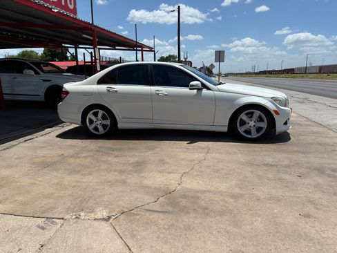 Used 2010 Mercedes-Benz C 300 Sedan w/ Premium 1 Pkg image 4