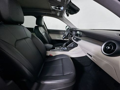 Used 2021 Alfa Romeo Stelvio Ti w/ Premium Package image 32