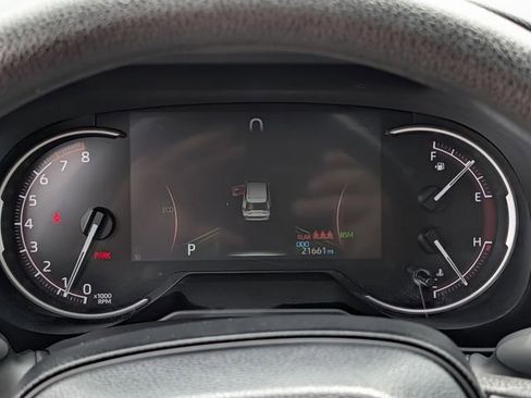 Used 2025 Toyota RAV4 XLE FWD image 21
