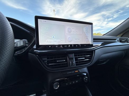 Used 2024 Ford Escape ST-Line w/ Tech Pack #1 image 17