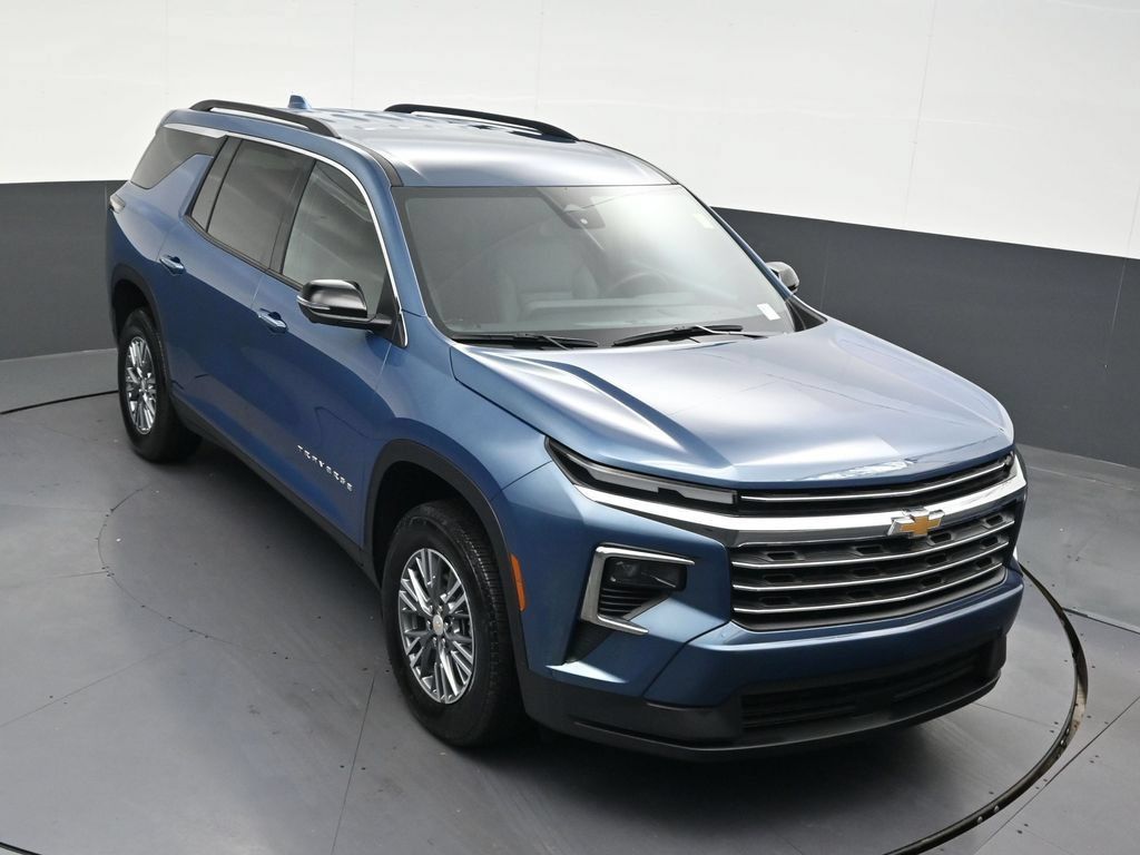 Used 2025 Chevrolet Traverse LT w/ Driver Confidence Package FWD image 27