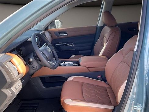 New 2026 Nissan Pathfinder Platinum image 7