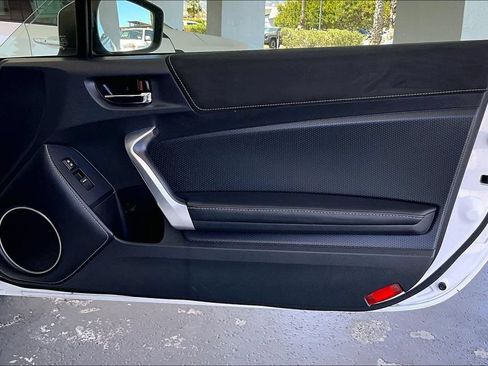 Used 2017 Toyota 86 RWD image 27